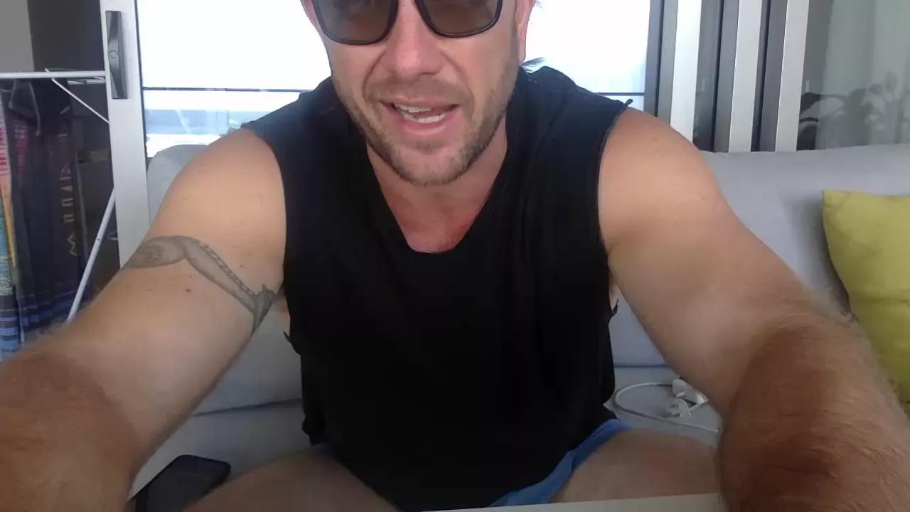 Dartanian001 on Cam4 