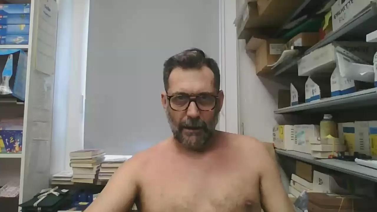 DARVO72 on Cam4 