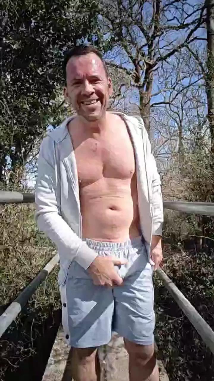 dave_naked on Cam4 