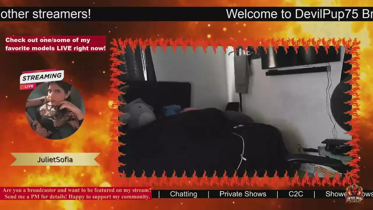 devilPup75 on Cam4 