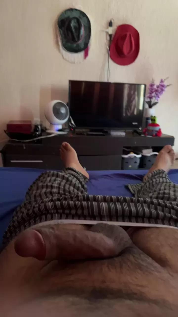 DIMITRI_HOTSHOT on Cam4 