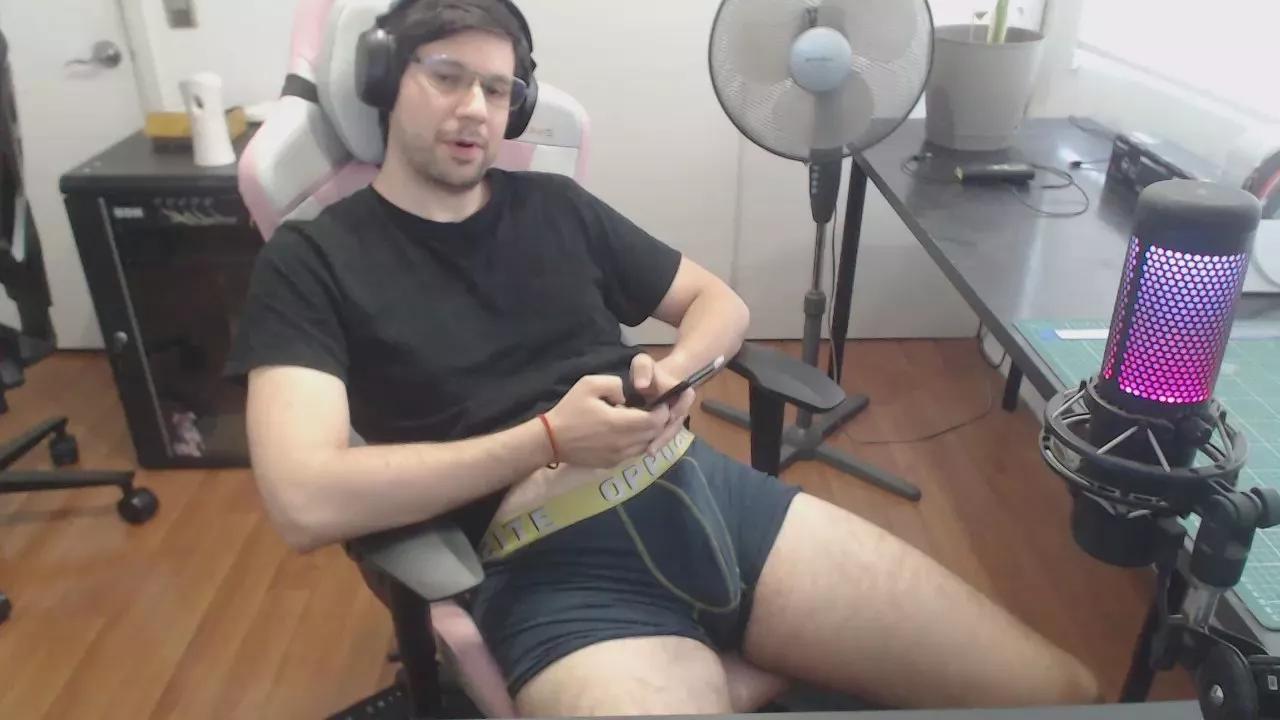 domdaddynsfwcl on Cam4 