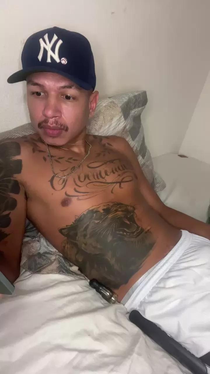 Don23cmdot on Cam4 