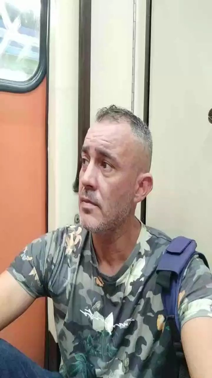 Offline elgefe80 on Cam4