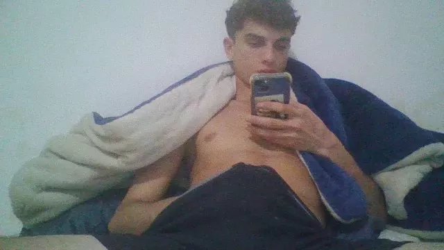 Offline Elneneuru on Cam4