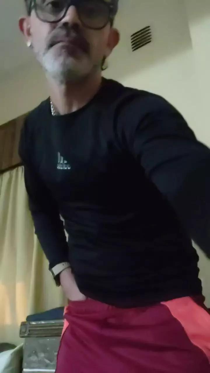 elra1979 on Cam4 