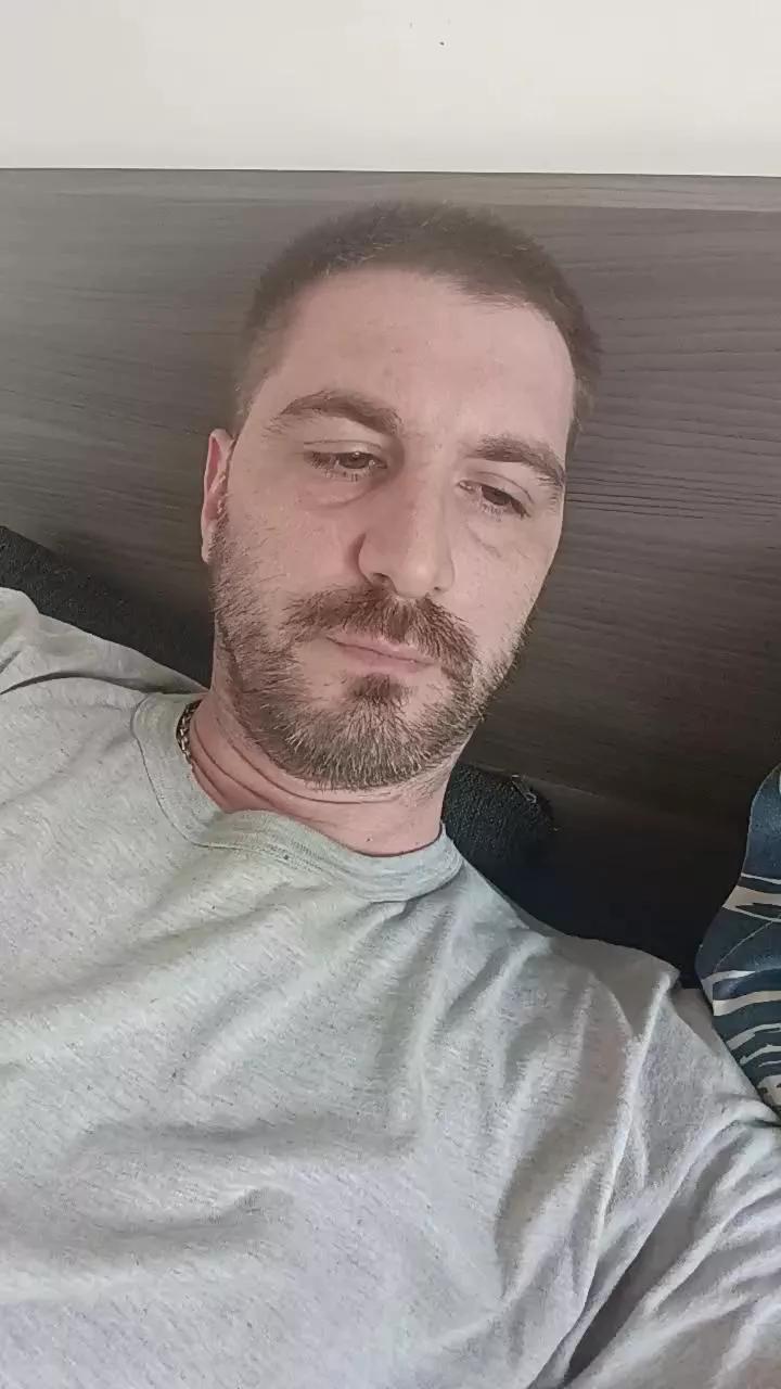 Elvillero85 on Cam4 