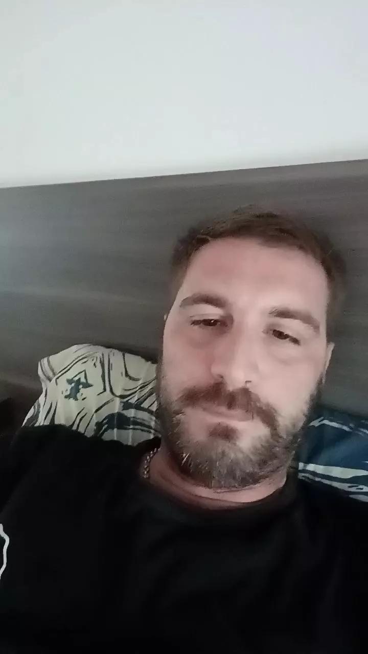 Elvillero85 on Cam4 