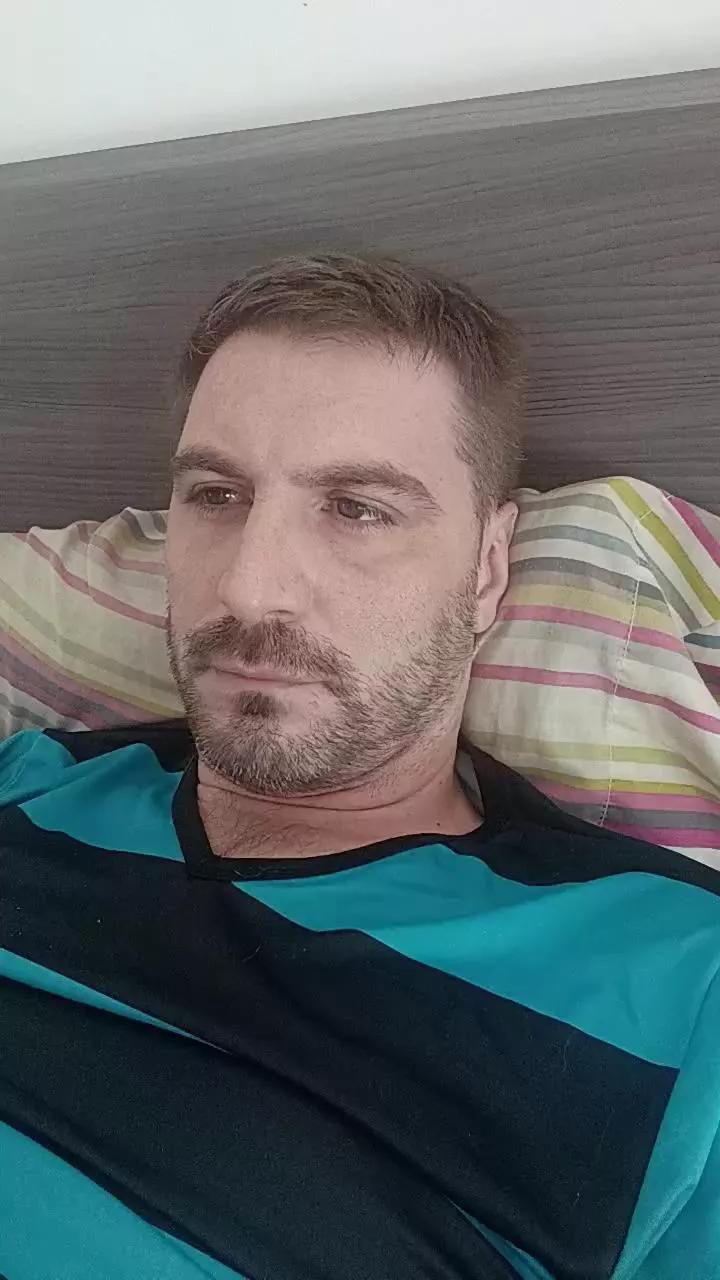 Elvillero85 on Cam4 