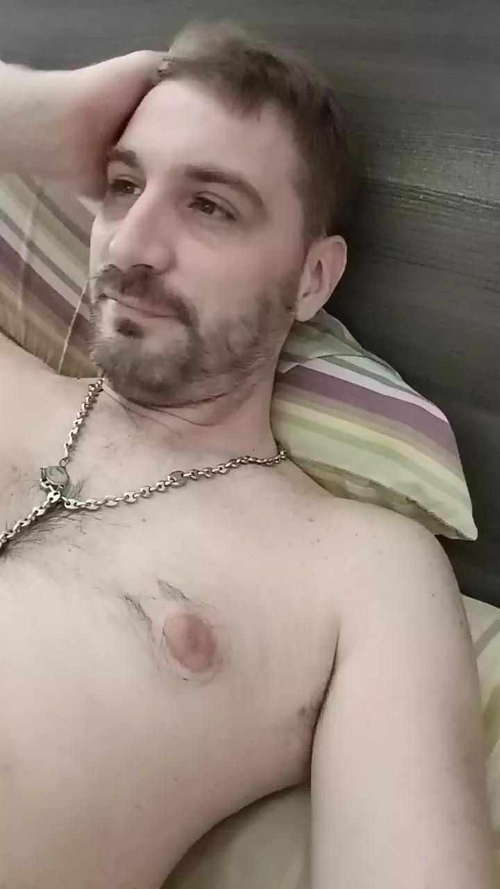 Elvillero85 on Cam4 