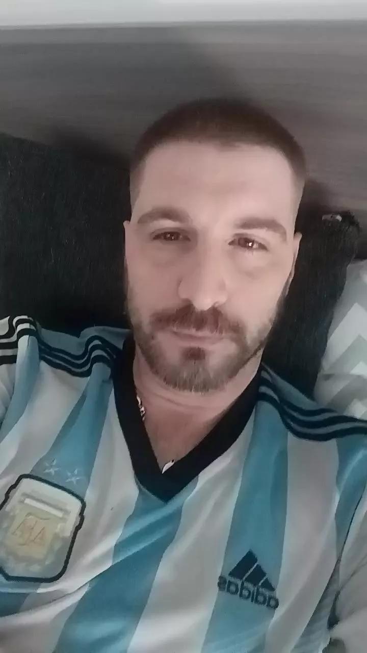 Elvillero85 on Cam4 