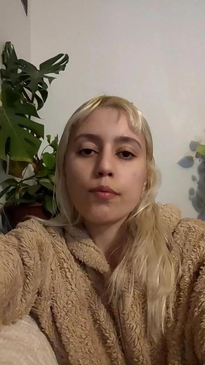 emi_laura on Cam4 