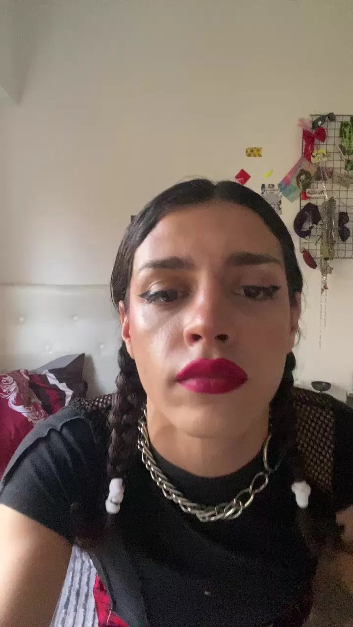 Offline emily066 on Cam4