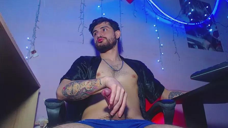 Enzo_latin on Cam4 