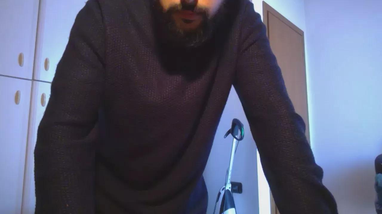 enzocazzo on Cam4 