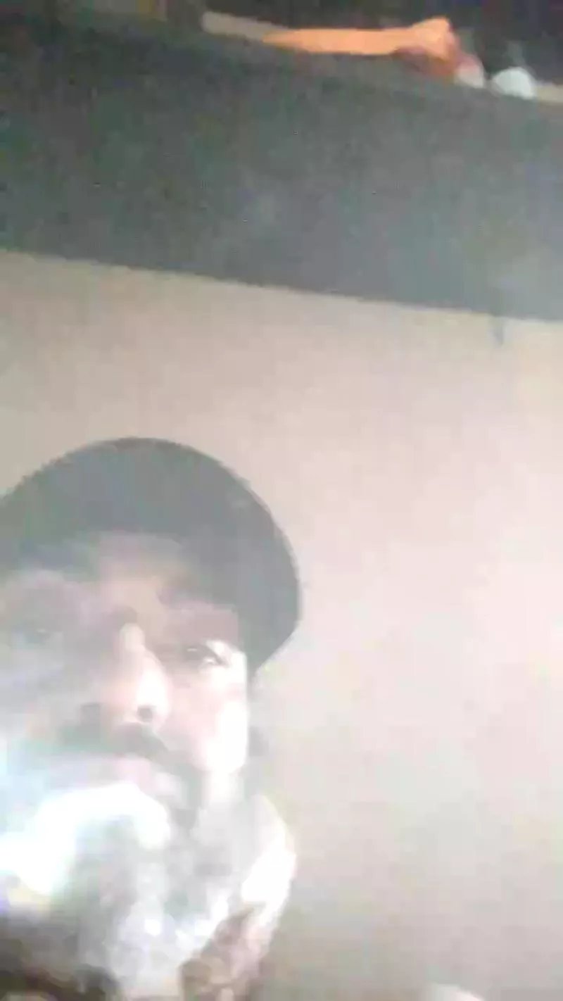 Offline Erotikone29 on Cam4