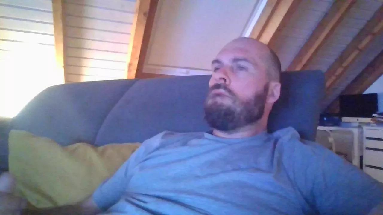 eshot2punkt0 on Cam4 