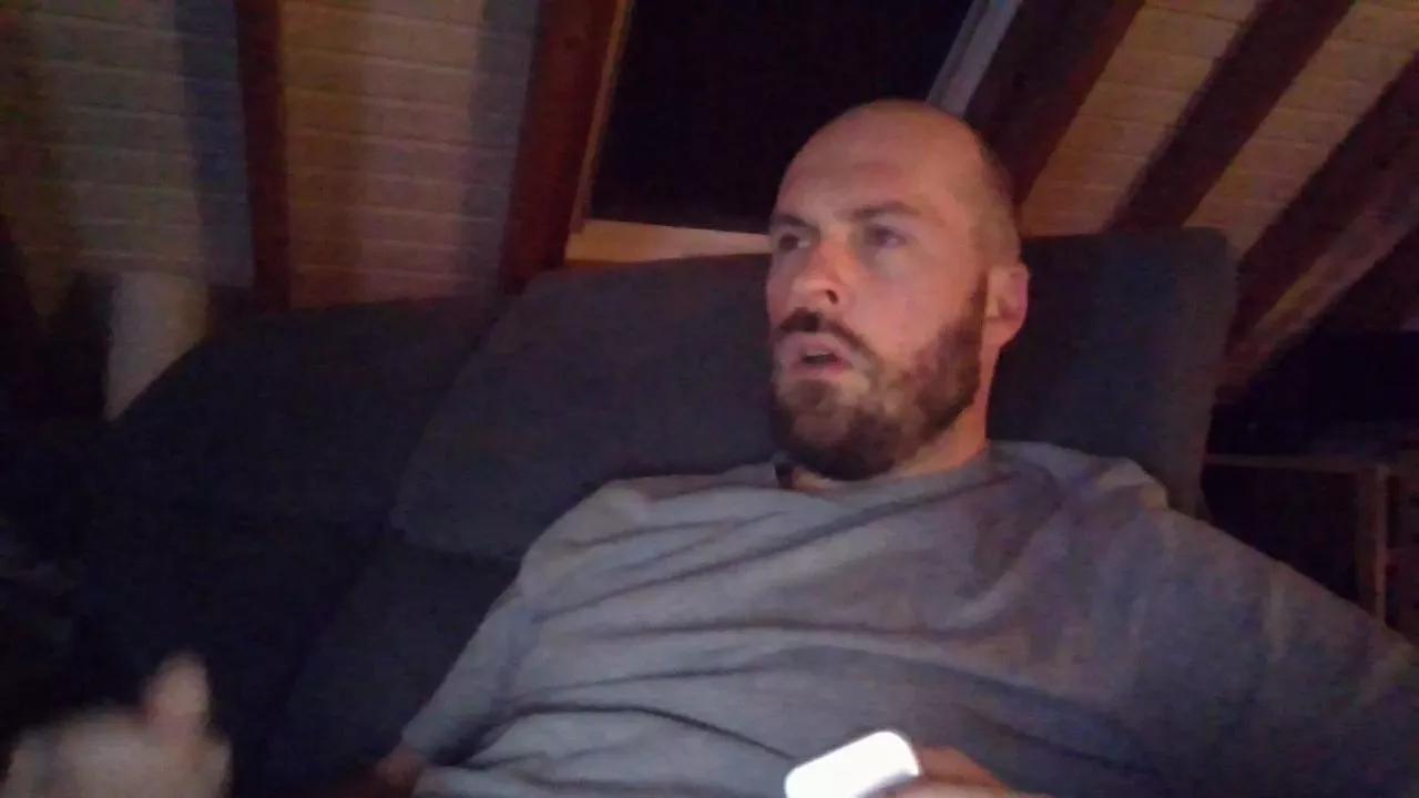 eshot2punkt0 on Cam4 