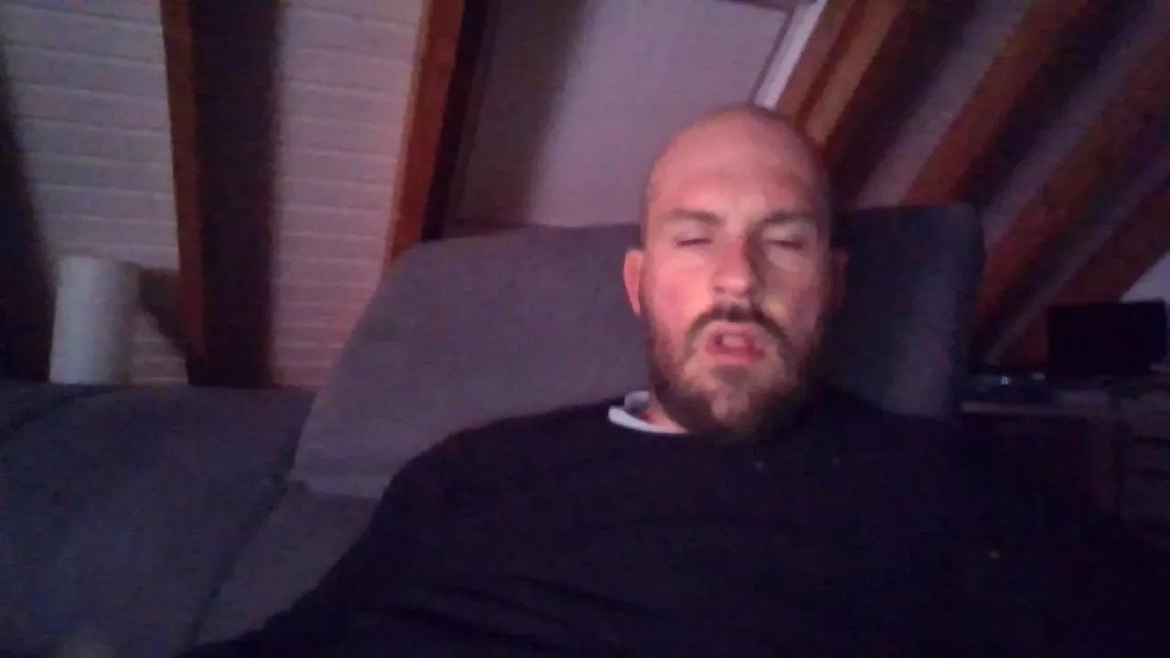 eshot2punkt0 on Cam4 
