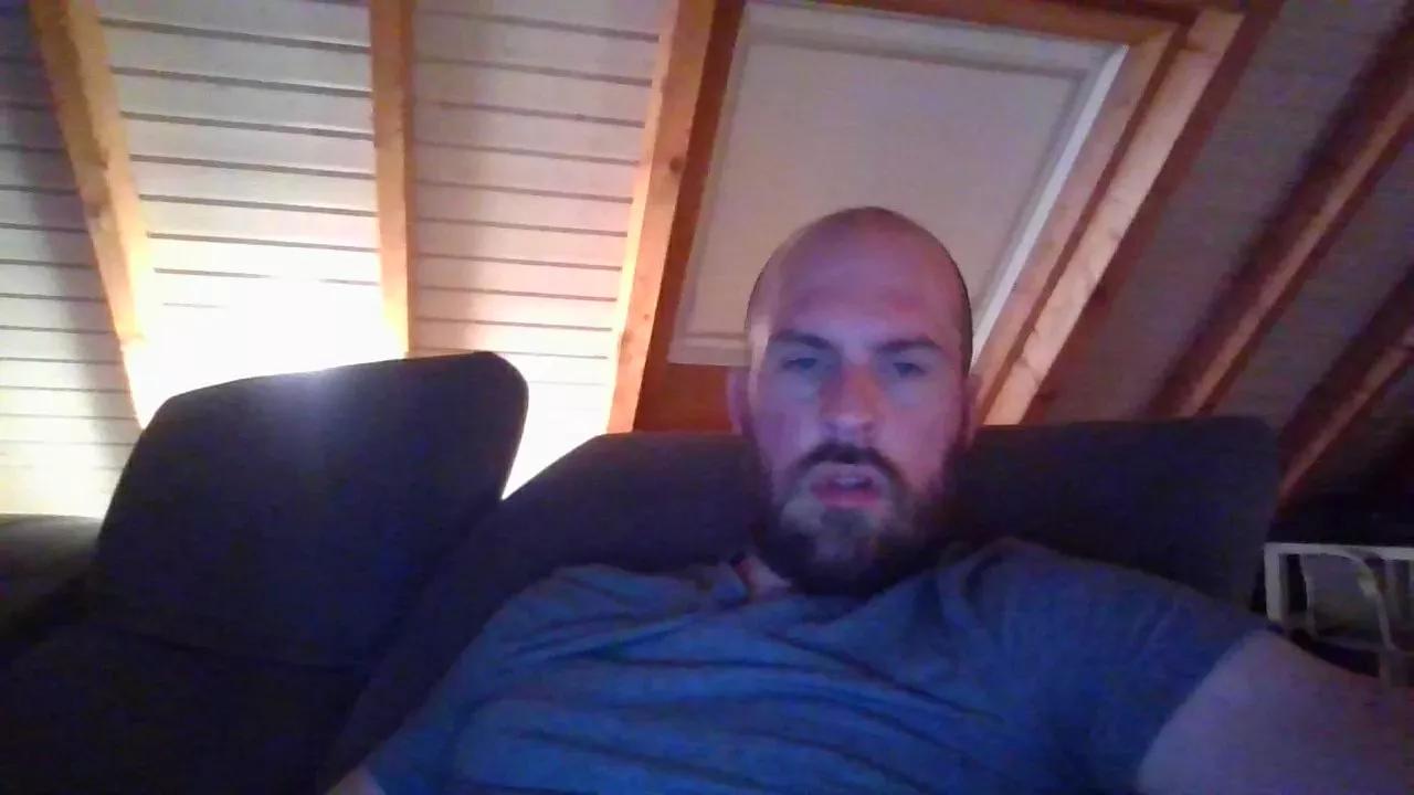 eshot2punkt0 on Cam4 