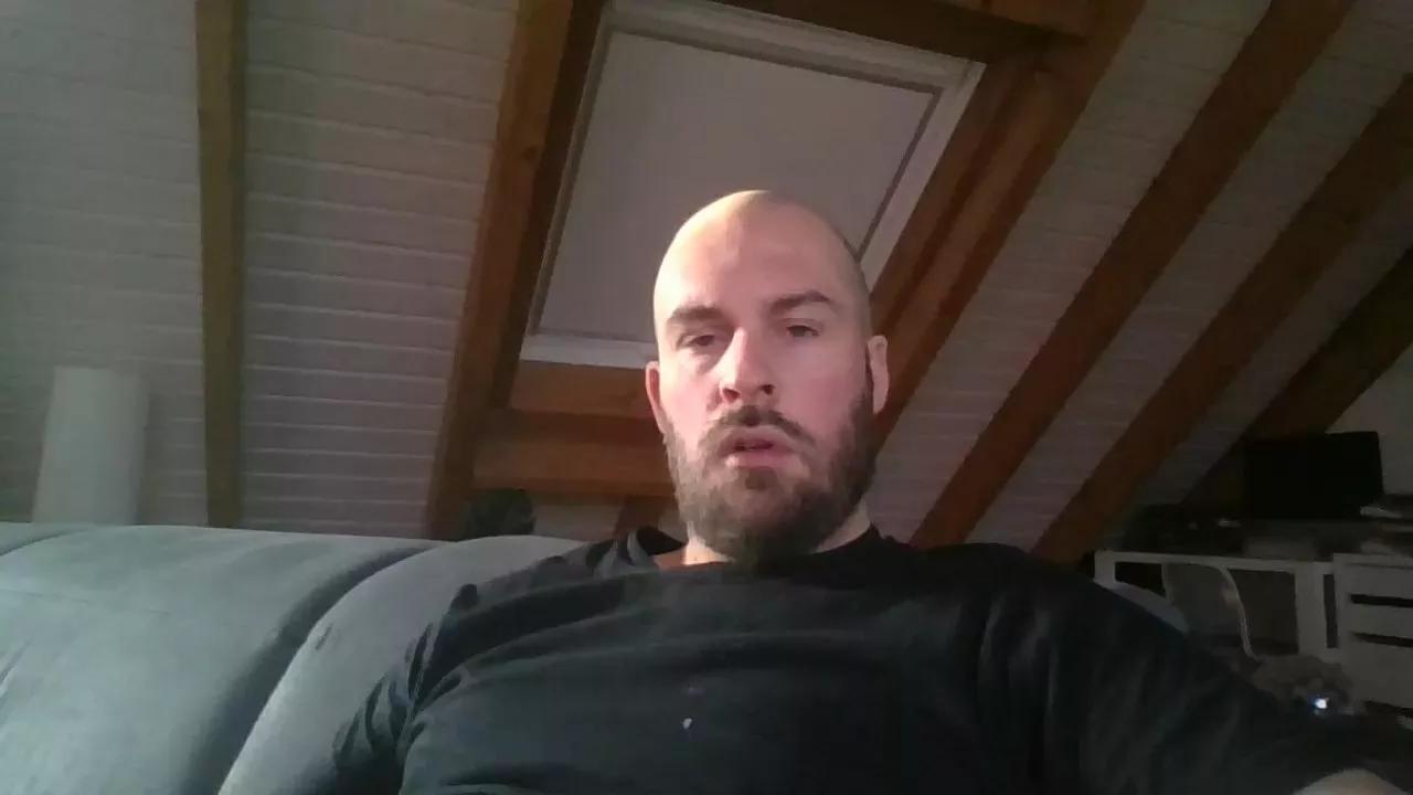 eshot2punkt0 on Cam4 