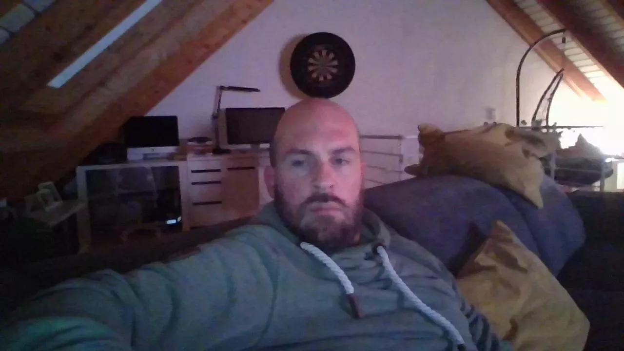 eshot2punkt0 on Cam4 