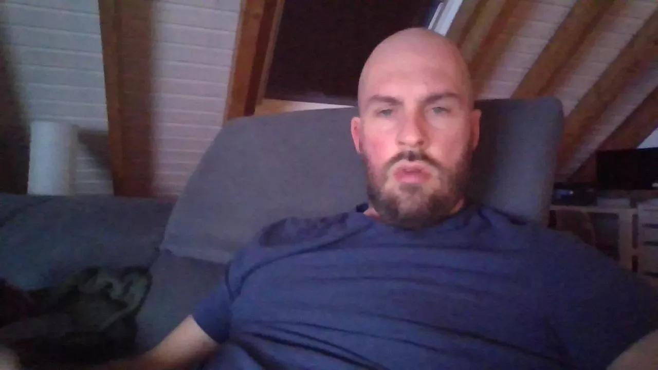 eshot2punkt0 on Cam4 