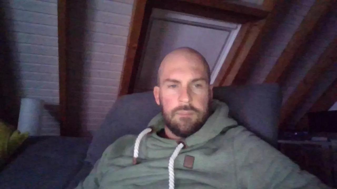 eshot2punkt0 on Cam4 