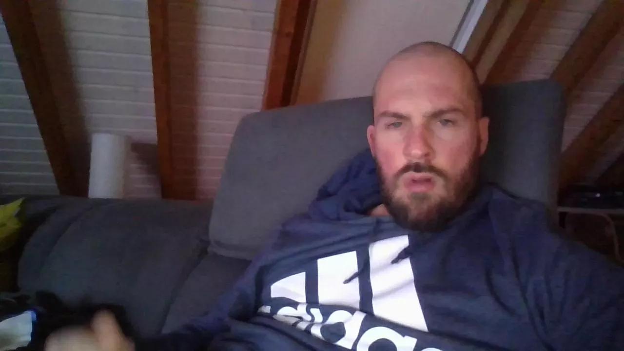 eshot2punkt0 on Cam4 