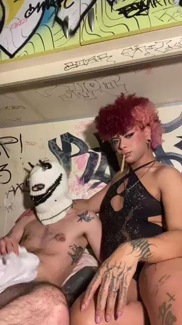 Fey_Ling_Chan on Cam4 