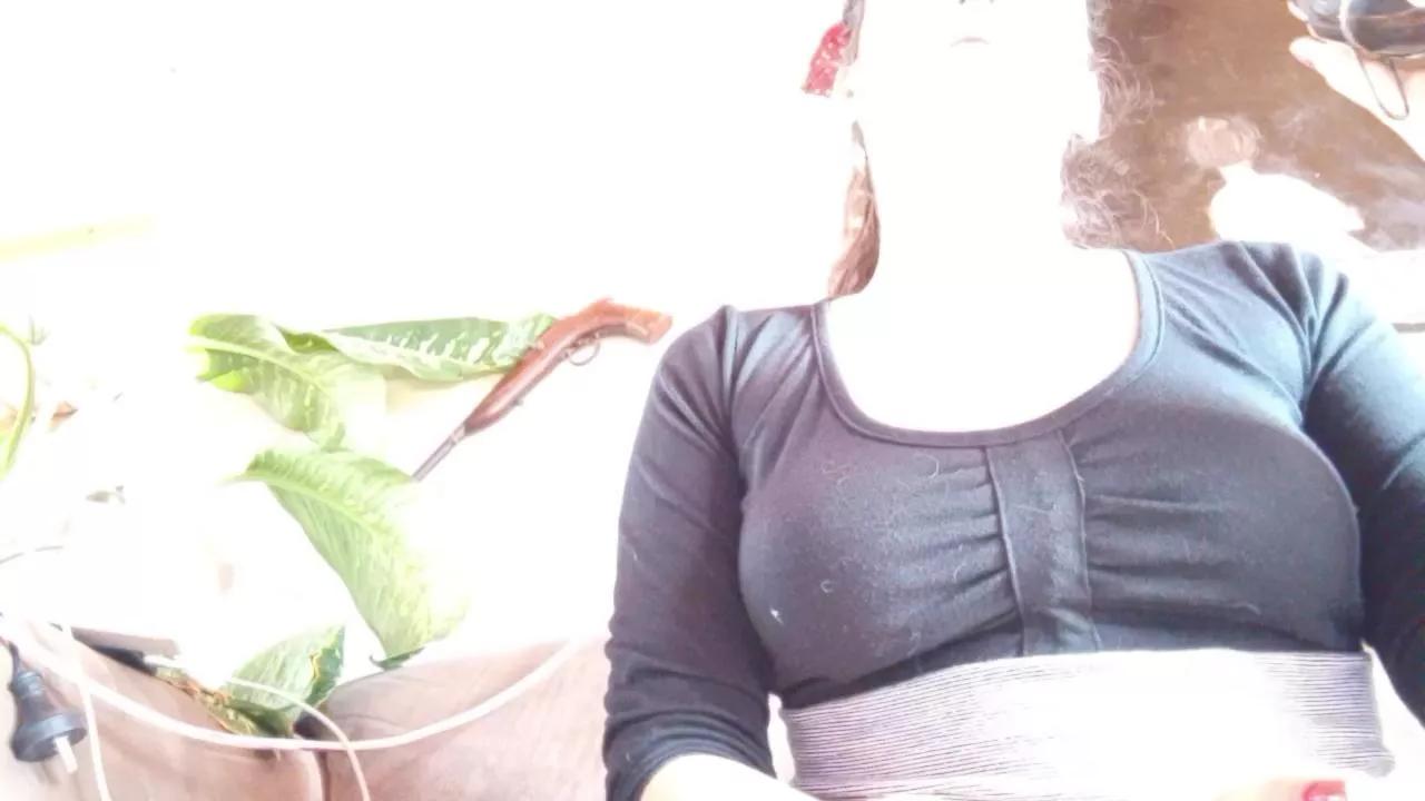 flaquita38 on Cam4 