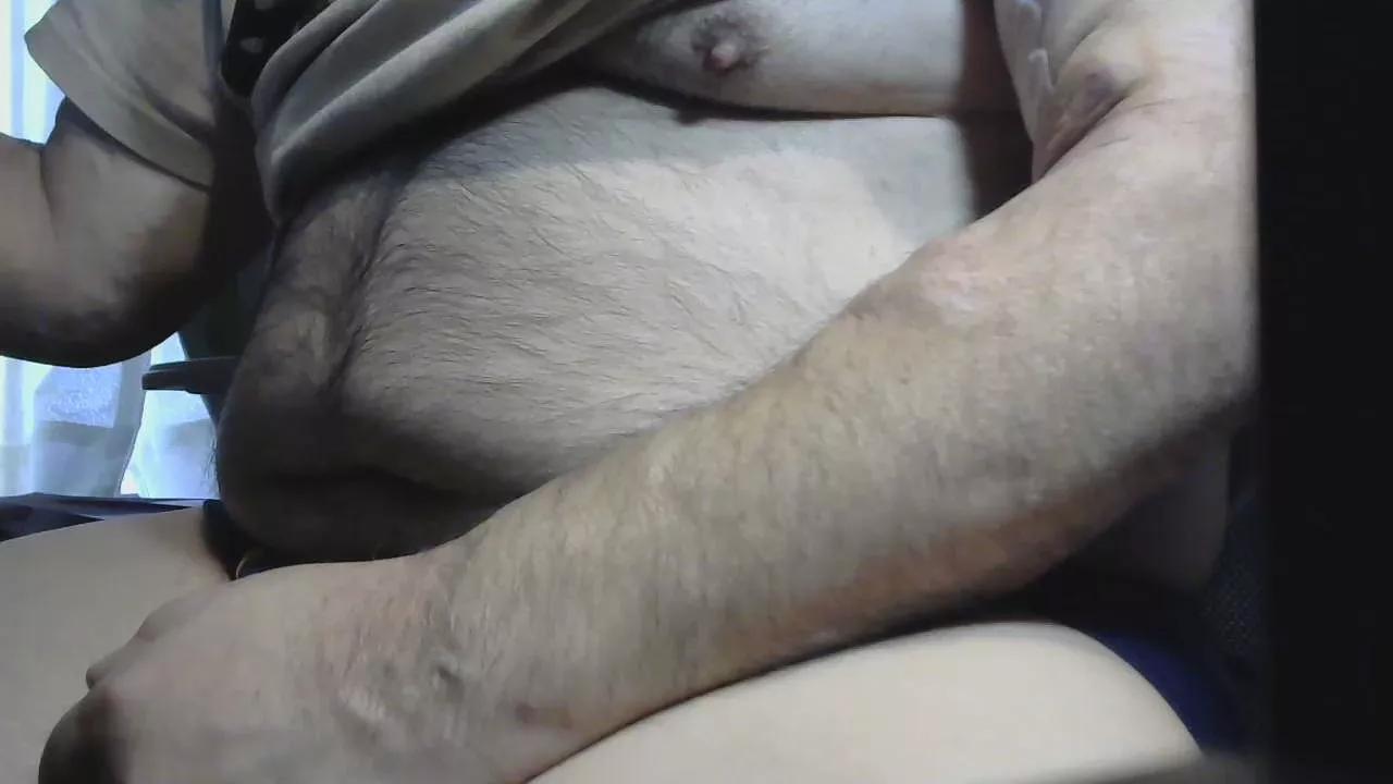 fluffbearr on Cam4 