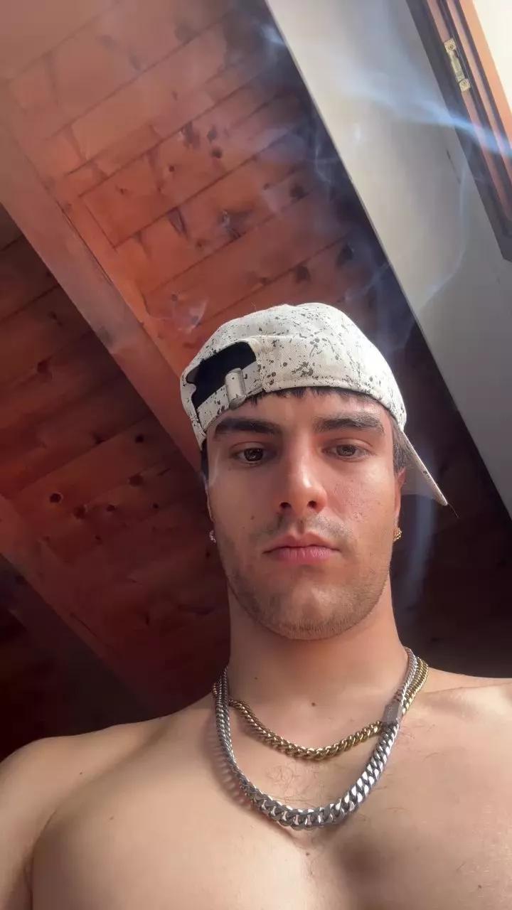 Followmystile on Cam4 