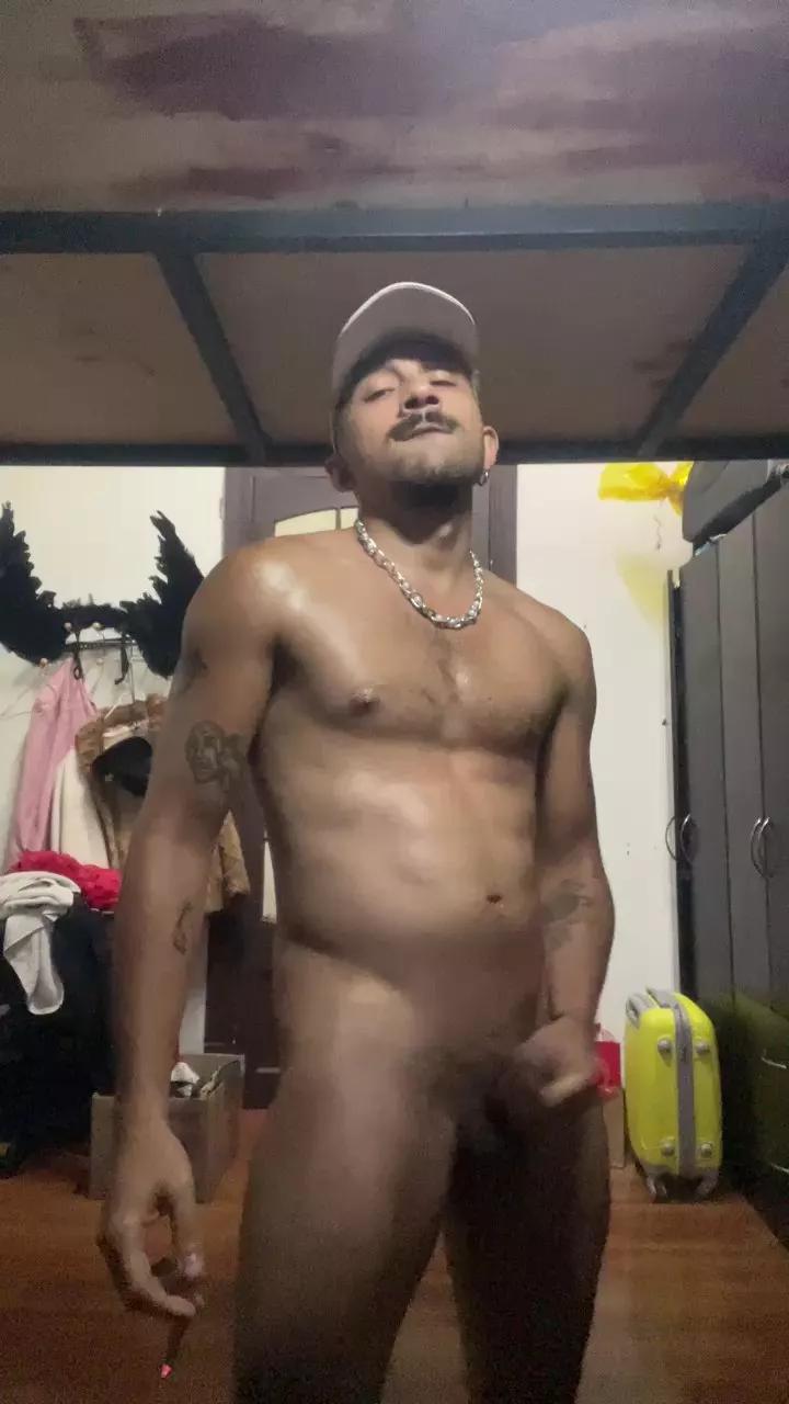 Fortunacho on Cam4 