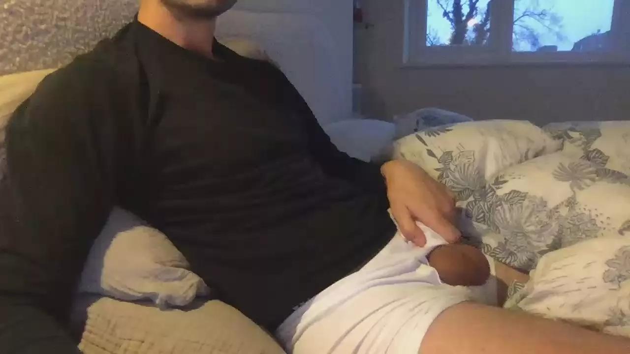 GCreturns on Cam4 