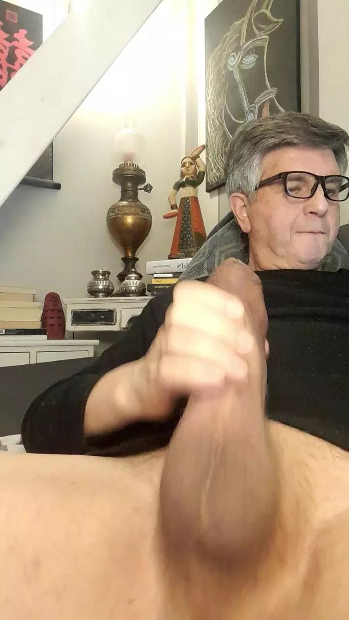 Offline Grancazzogenova on Cam4