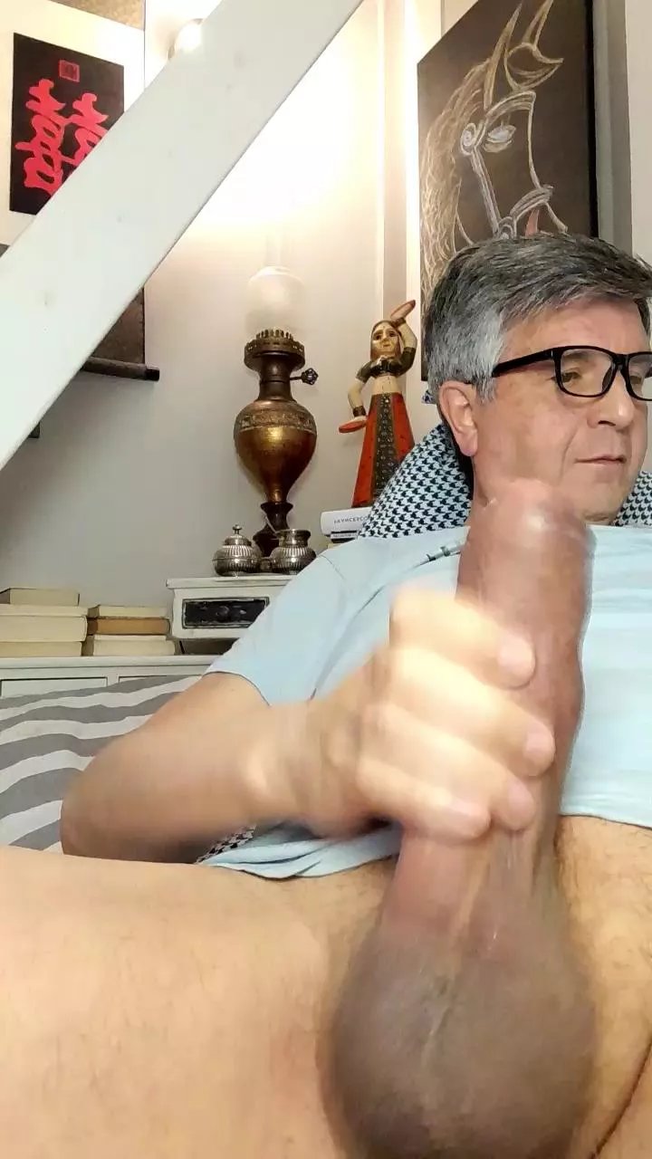 Offline Grancazzogenova on Cam4