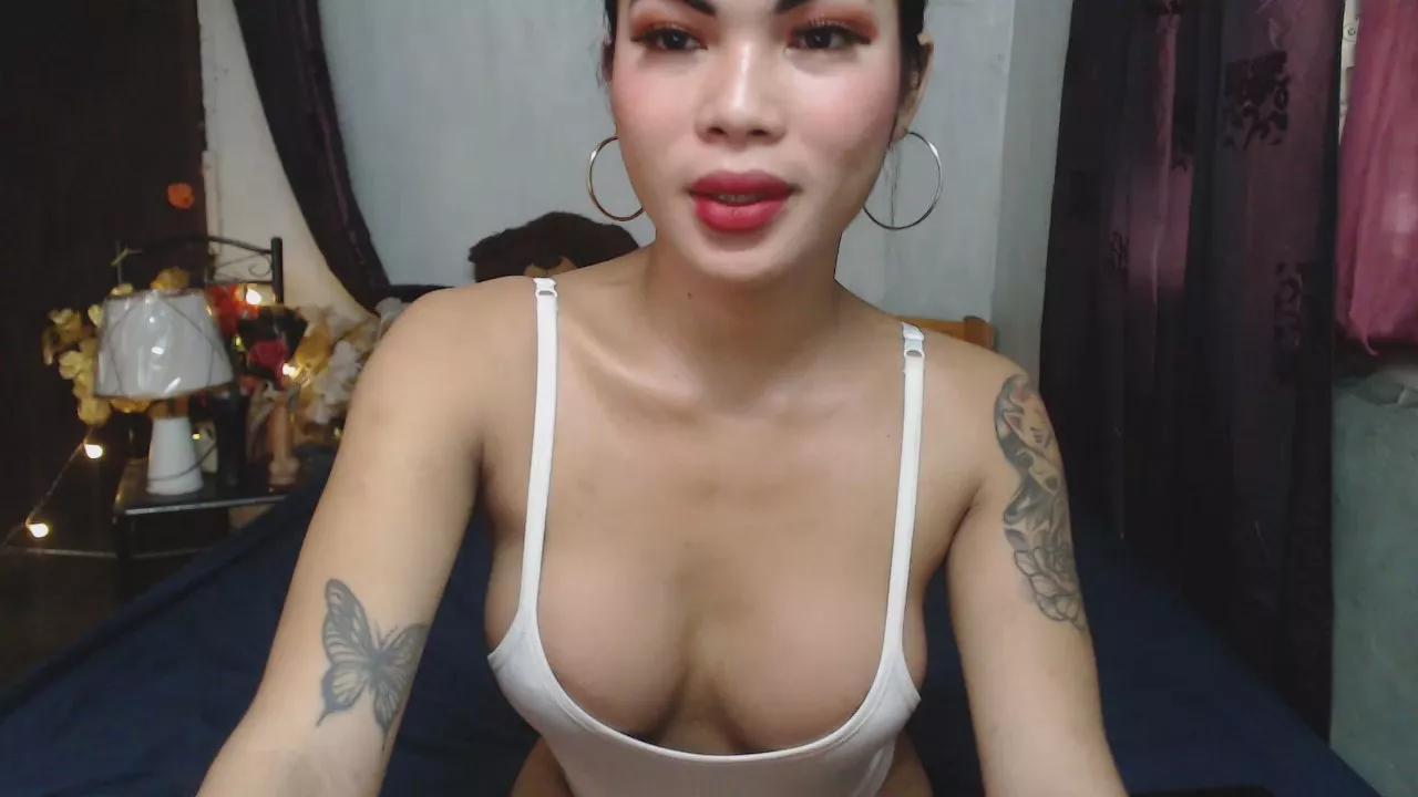 great1surprise on Cam4 