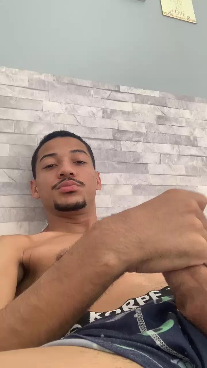 Gustavoalves22 on Cam4 