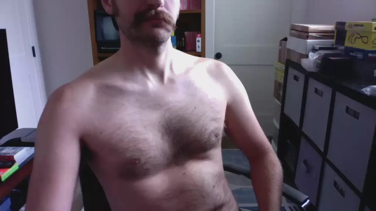 Offline guydude2 on Cam4