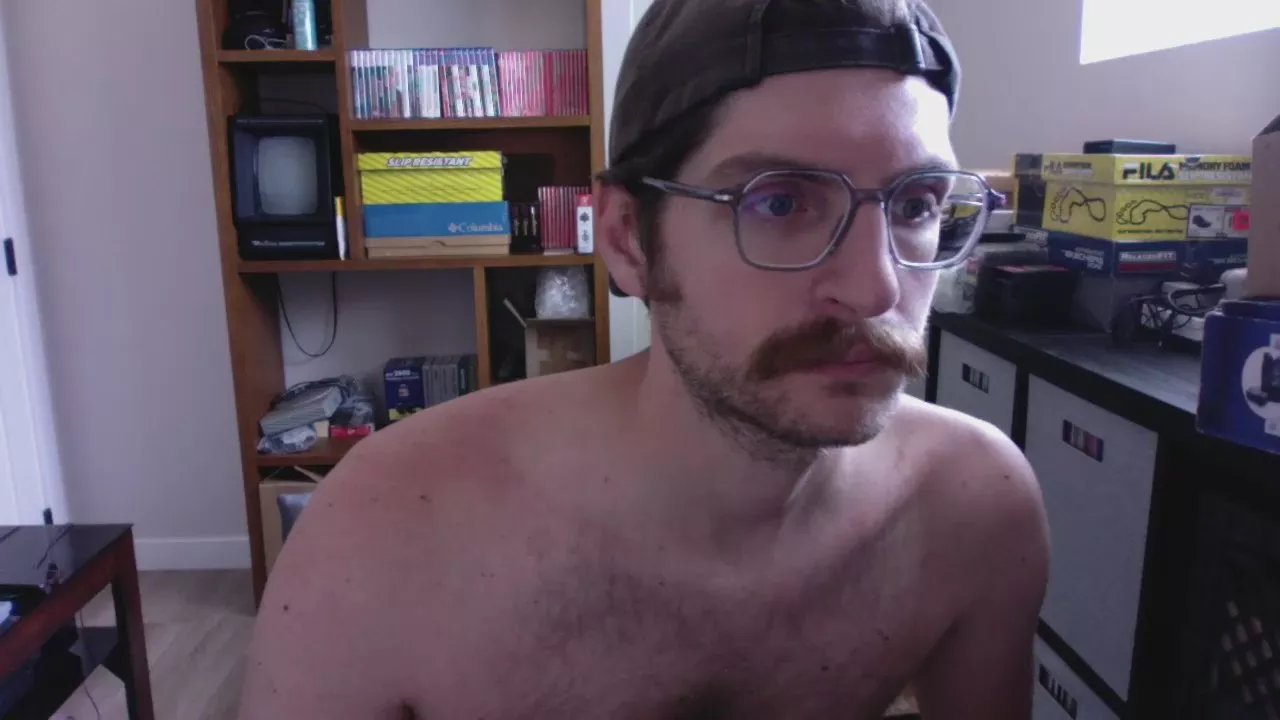 Offline guydude2 on Cam4