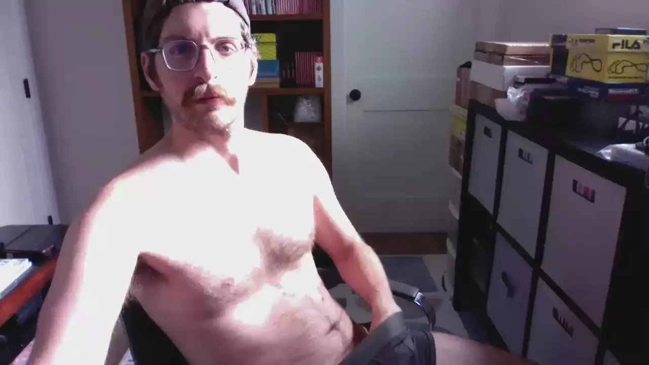 Offline guydude2 on Cam4