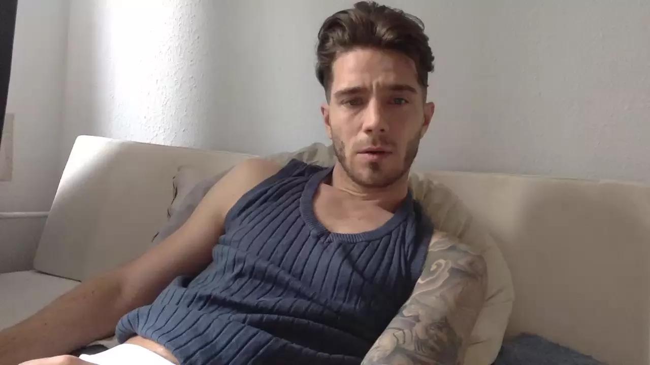 GuyFromNextDoor on Cam4 