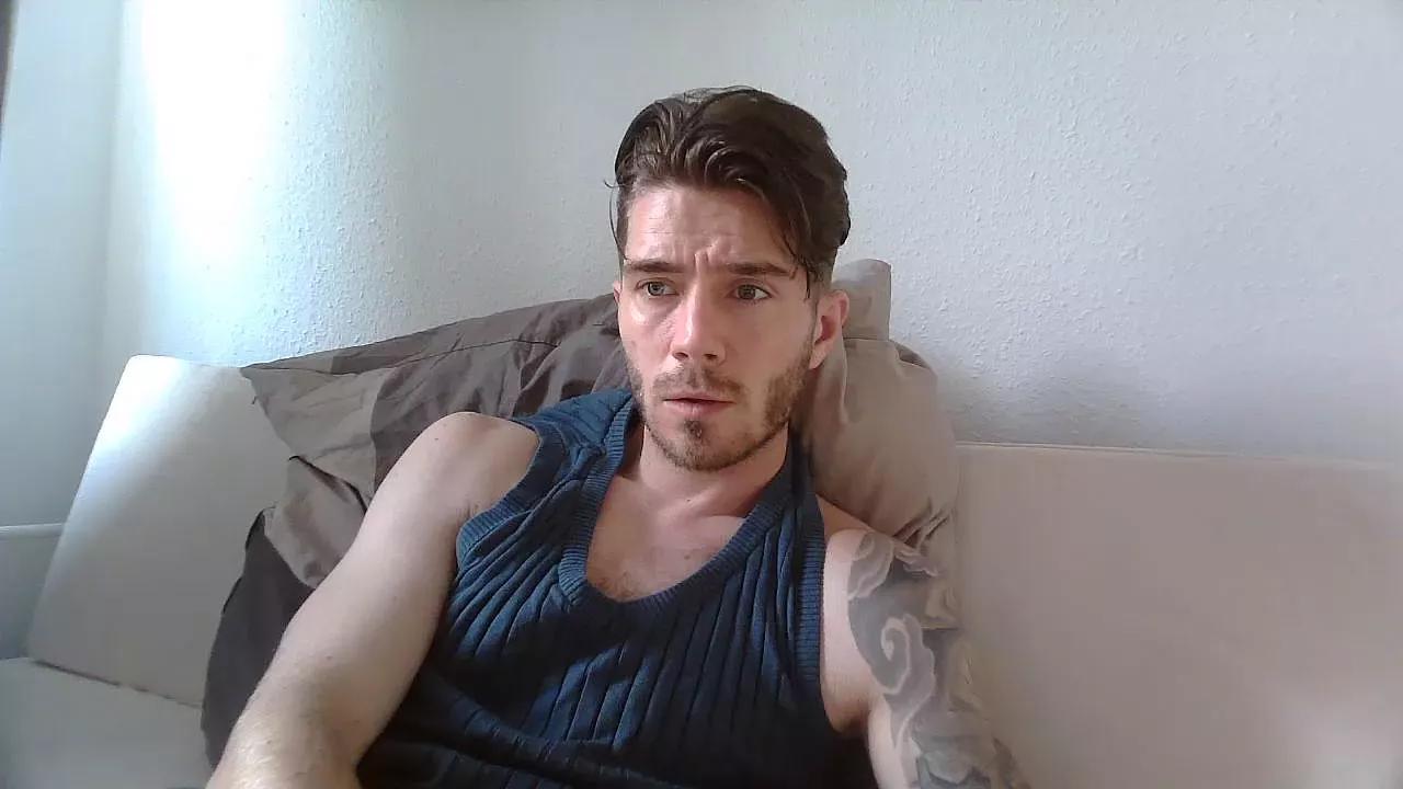GuyFromNextDoor on Cam4 