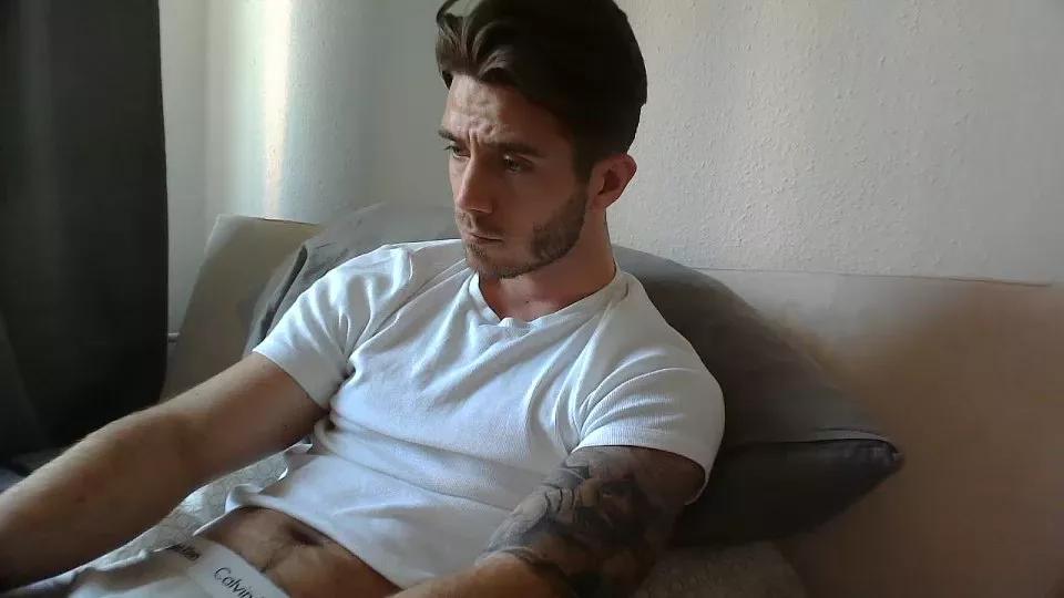 GuyFromNextDoor on Cam4 