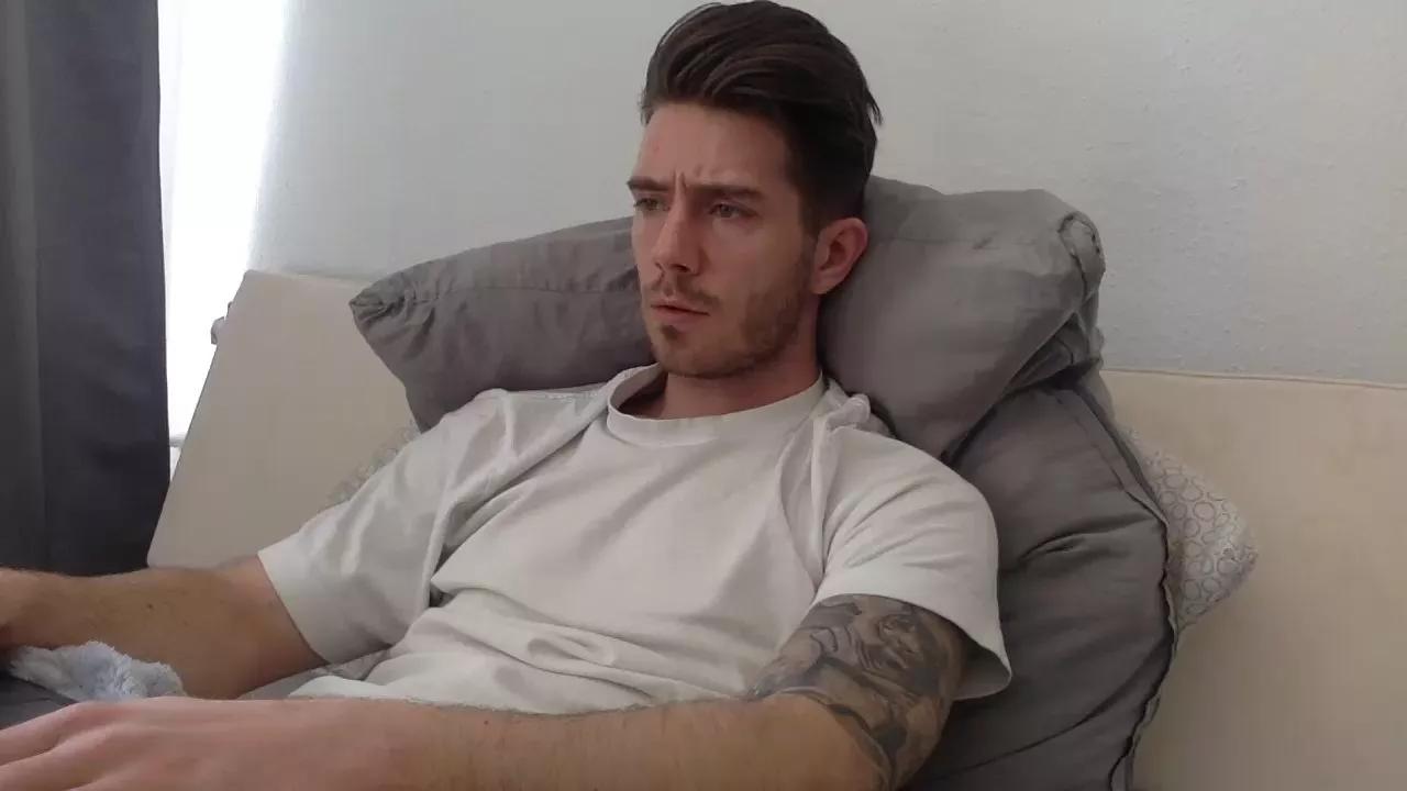GuyFromNextDoor on Cam4 