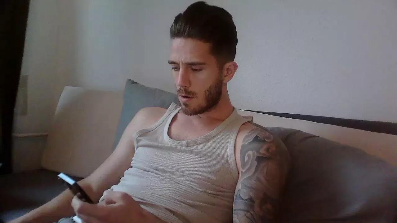GuyFromNextDoor on Cam4 