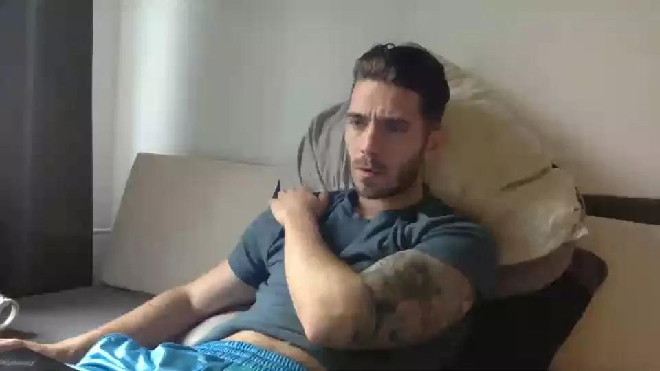 GuyFromNextDoor on Cam4 