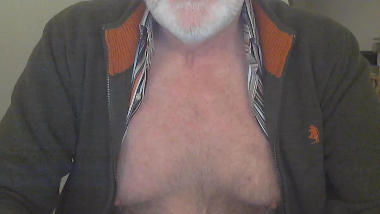 hairybull on Cam4 