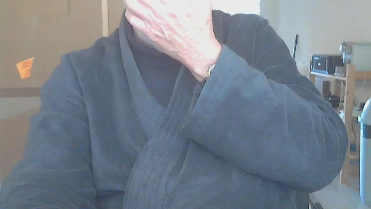 hairybull on Cam4 